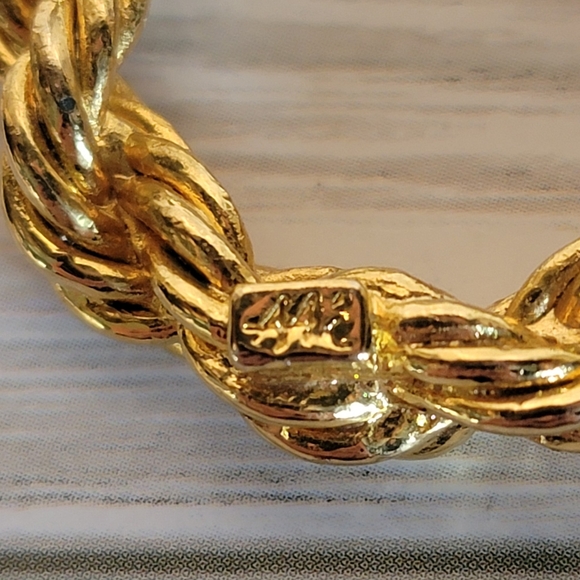 J4 Vintage AAi Gold-tone Brooch - Picture 4 of 6